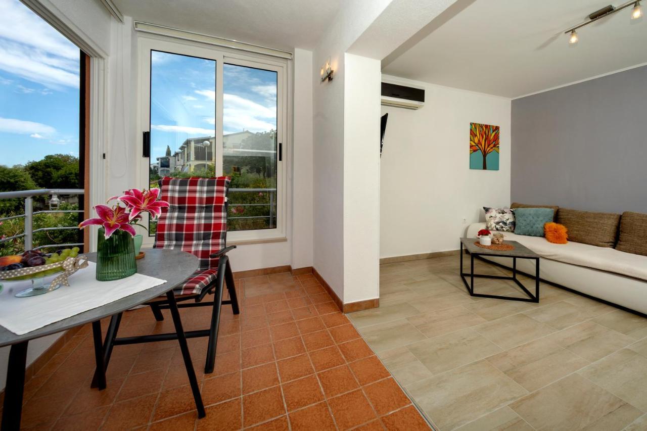 B Apartment Ravni Exterior photo